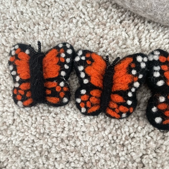 Gray Felt Pouch with nature accents felt Butterfly’s set of 5 - Picture 3 of 5